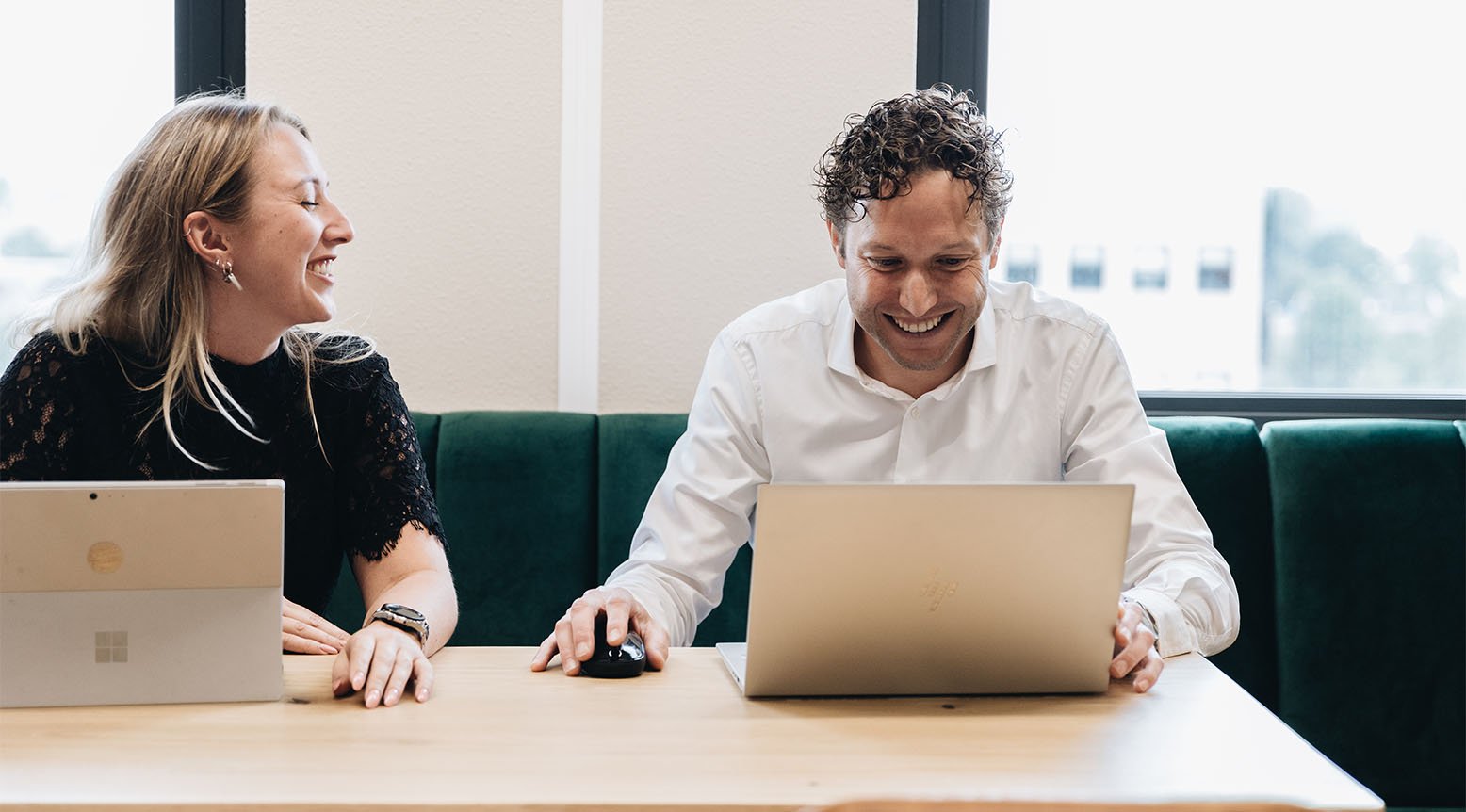 A multi-channel customer experience streamlines customer acquisition and improves customer retention_hero.jpg A multi-channel customer experience streamlines customer acquisition and improves customer retention_hero.jpg
